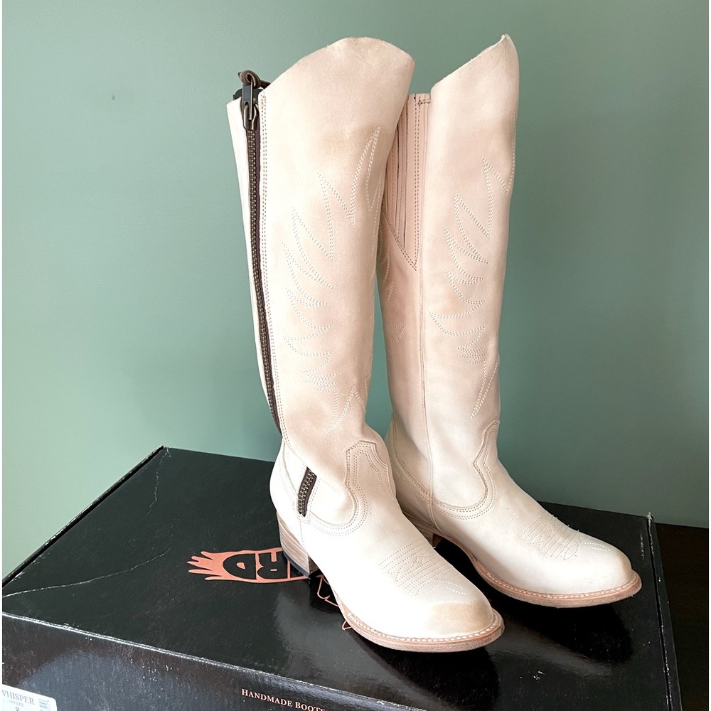 Freebird- Whisper- White- Size 8